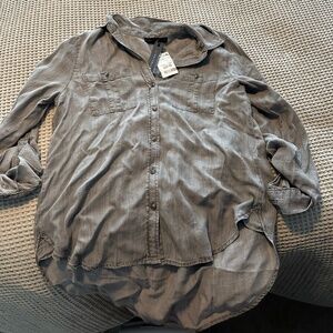 Lightweight long sleeve button down shirt